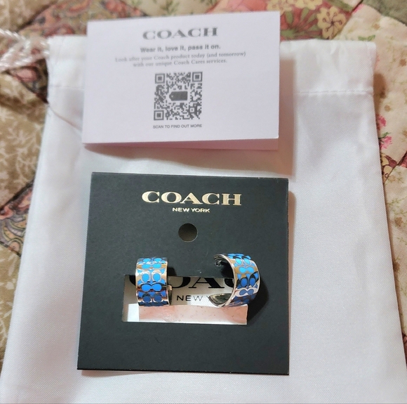 Authentic Coach Women Earring NWT 💙 - Picture 1 of 7